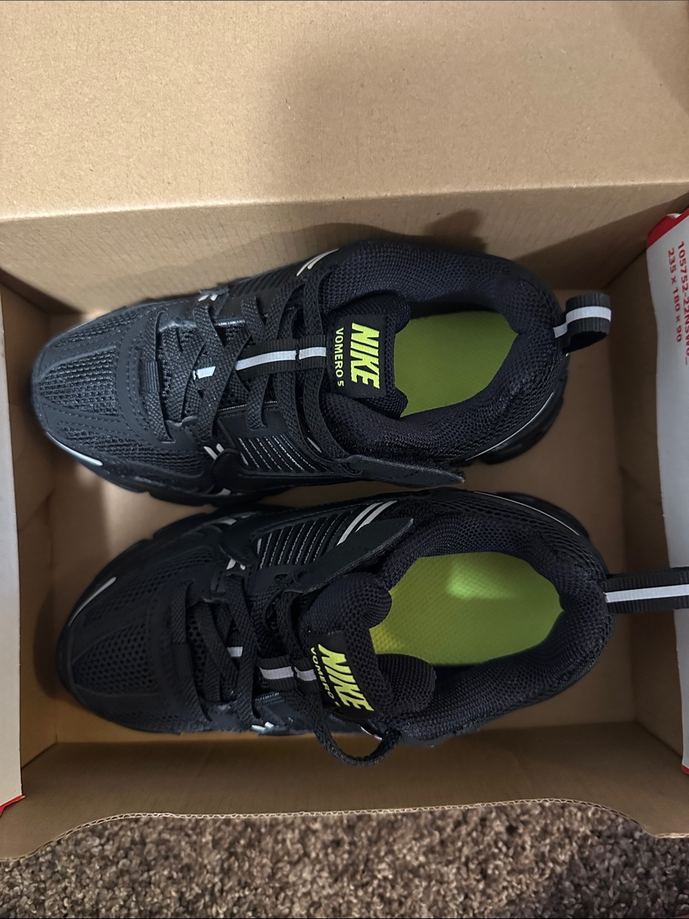 Nike kids Black vomero 5